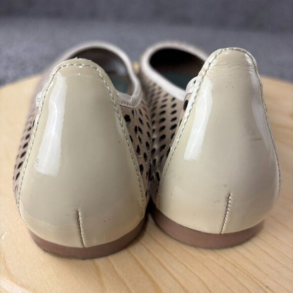 Bettye Muller Concept Janae Perforated Ballet Flats Womens 8.5 Leather Shoes - Picture 5 of 10